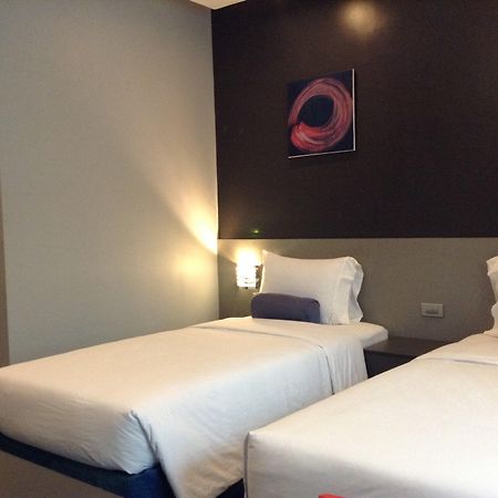 Li Nakpil Hotell Manila Eksteriør bilde